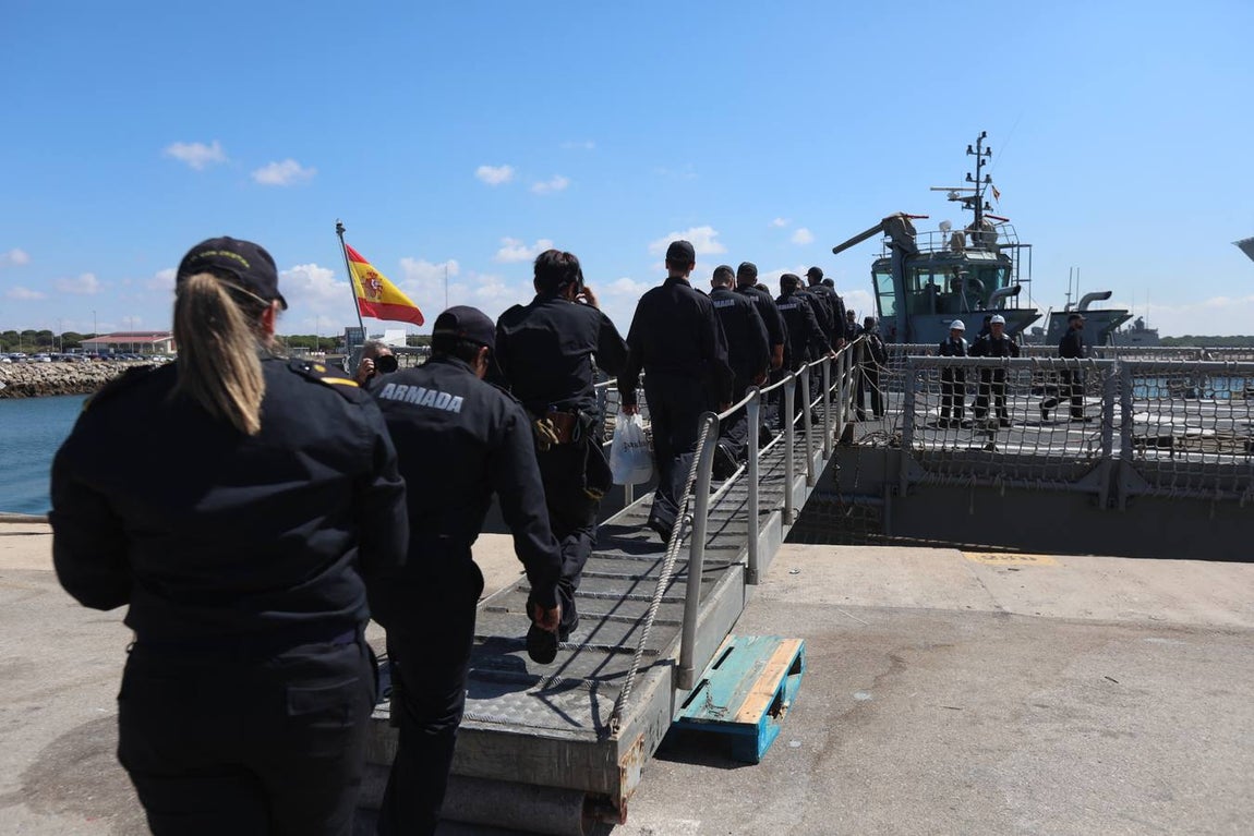 Las fotos de la despedida a la fragata Canarias