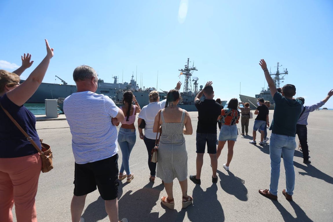 Las fotos de la despedida a la fragata Canarias