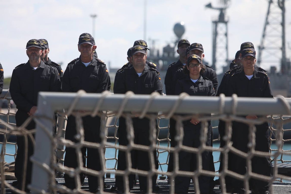 Las fotos de la despedida a la fragata Canarias