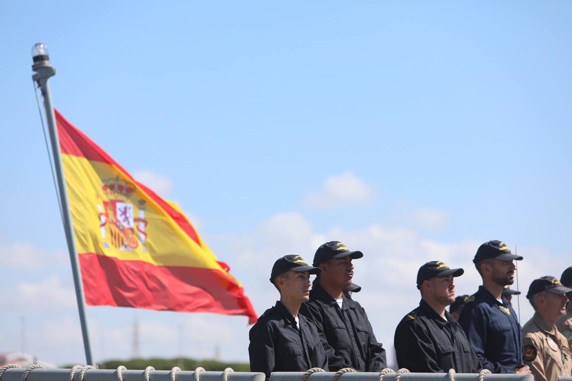 Las fotos de la despedida a la fragata Canarias