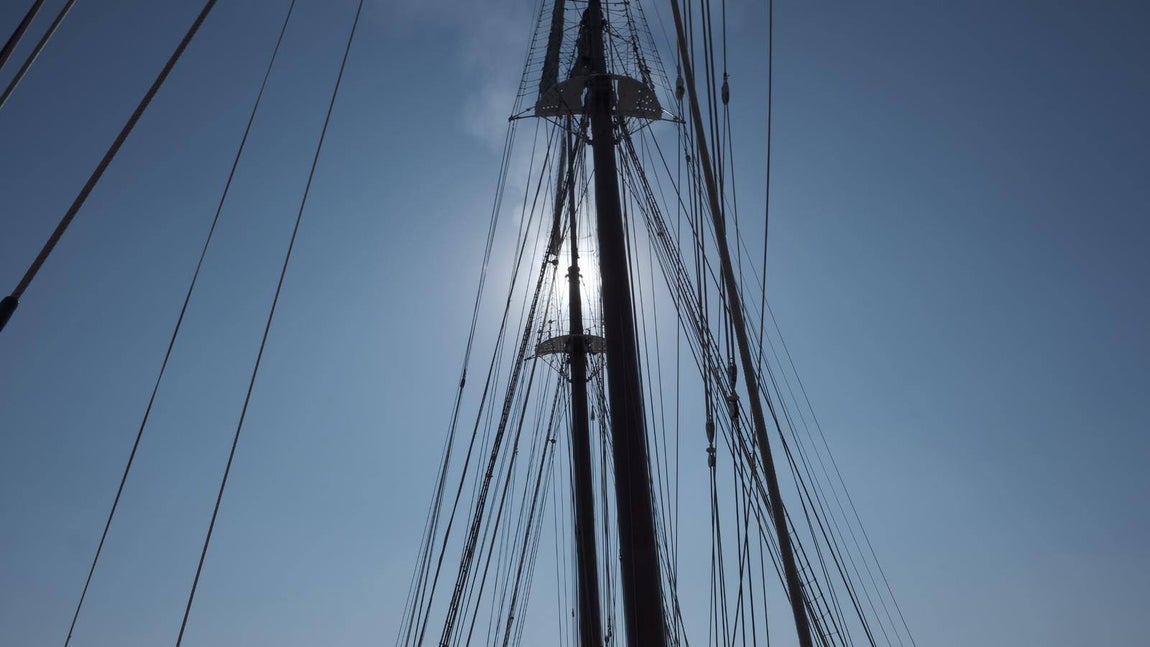 FOTOS: Elcano leva anclas tras recibir a miles de personas en Getxo