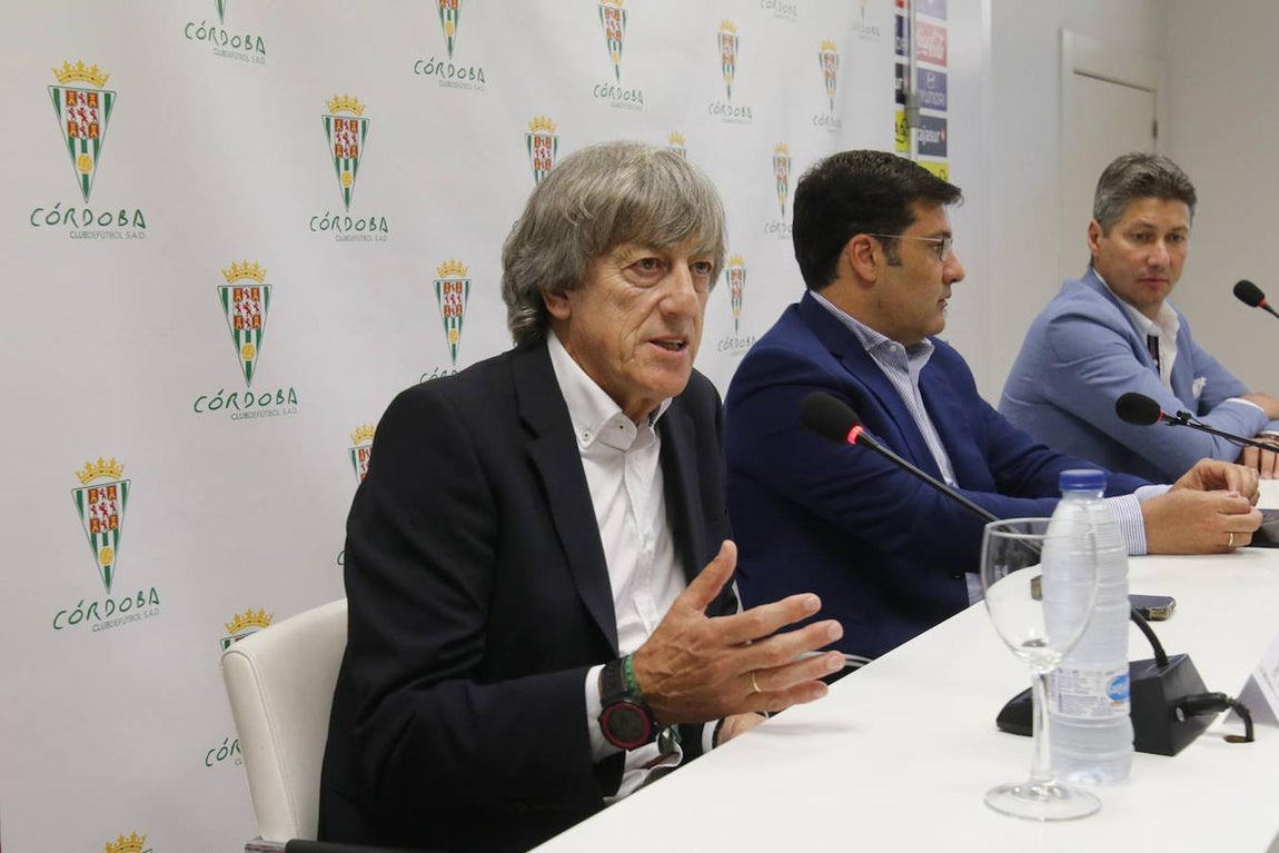 El día uno de Enrique Martín, en imágenes