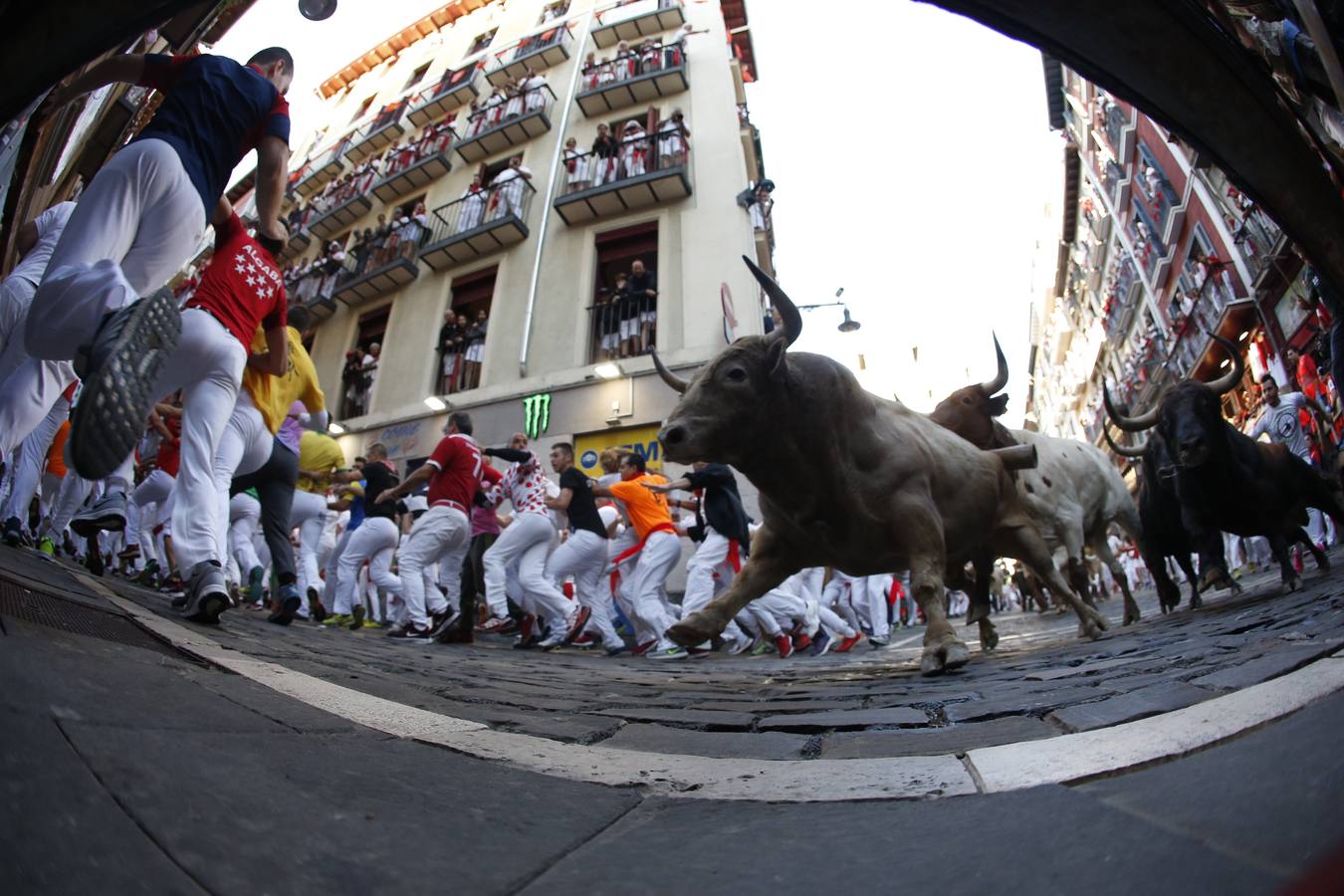 En FOTOS, el encierro de San Fermín con los toros de Núñez del Cuvillo
