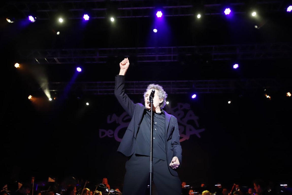 Miguel Ríos cierra el Festival de la Guitarra de Córdoba con su «rock sinfónico»