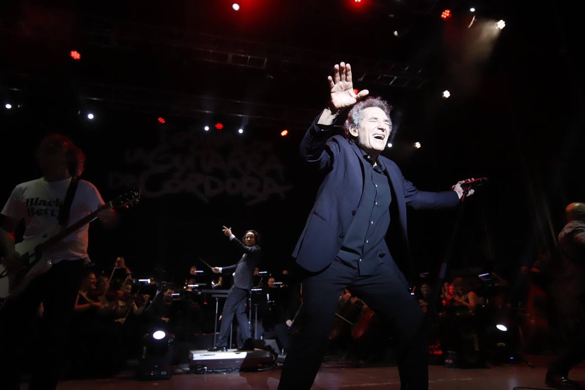 Miguel Ríos cierra el Festival de la Guitarra de Córdoba con su «rock sinfónico»