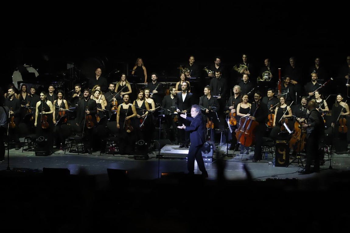 Miguel Ríos cierra el Festival de la Guitarra de Córdoba con su «rock sinfónico»