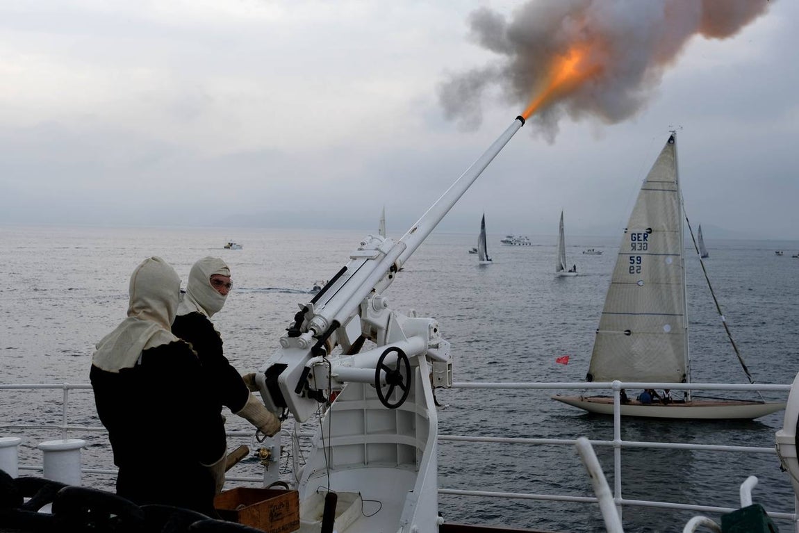 FOTOS: El Juan Sebastián de Elcano arriba en Marín en el 91 crucero de instrucción