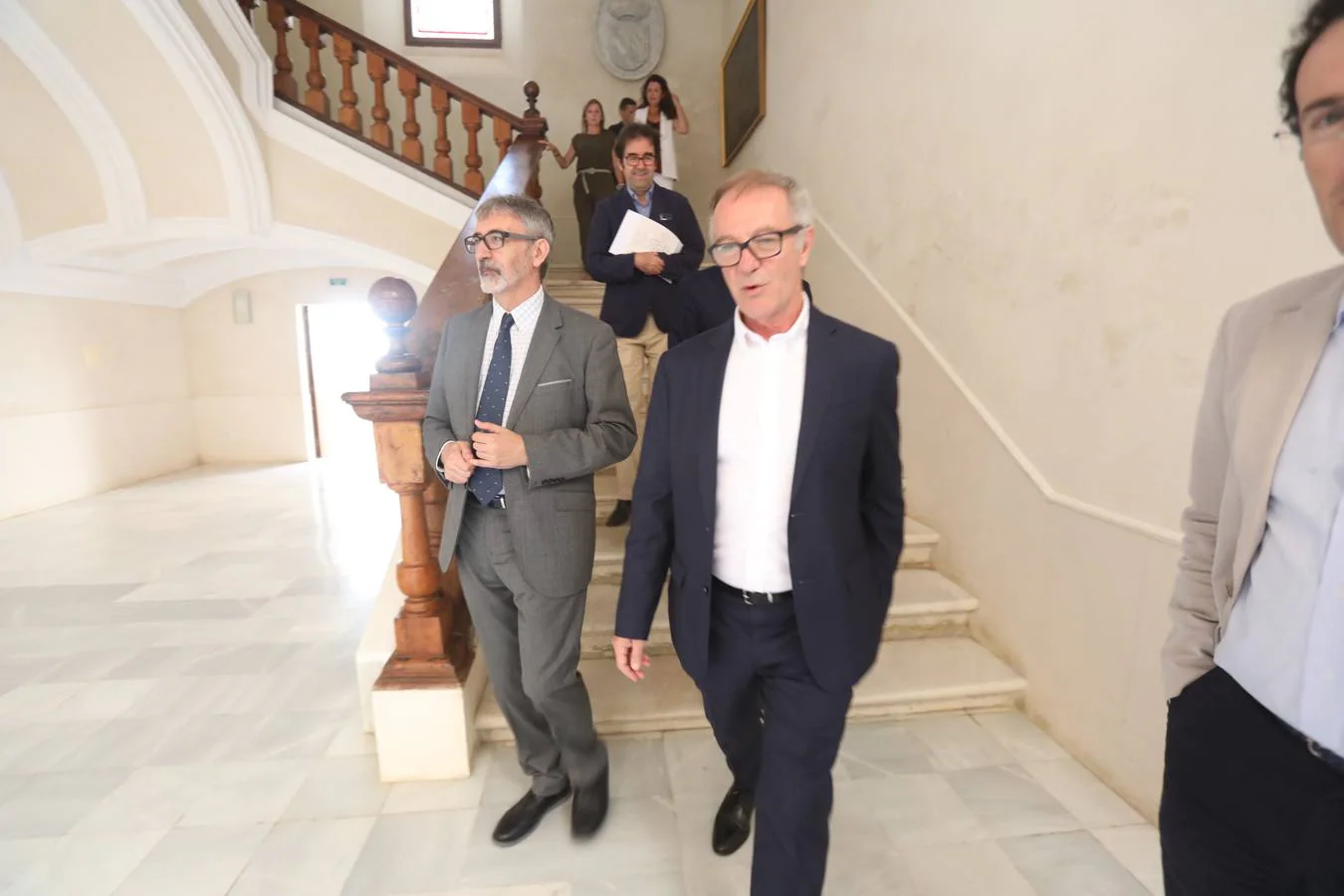 FOTOS: José Guirao y Francisco Piniella visitan varias exposiciones en Cádiz