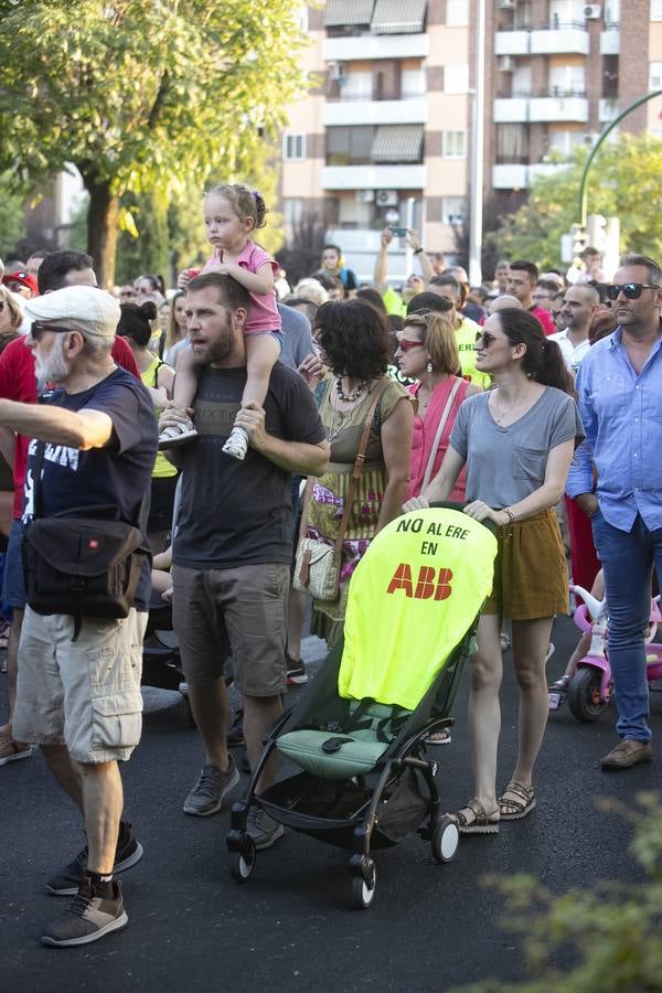 La manifestación contra el ERE en ABB Córdoba, en imágenes