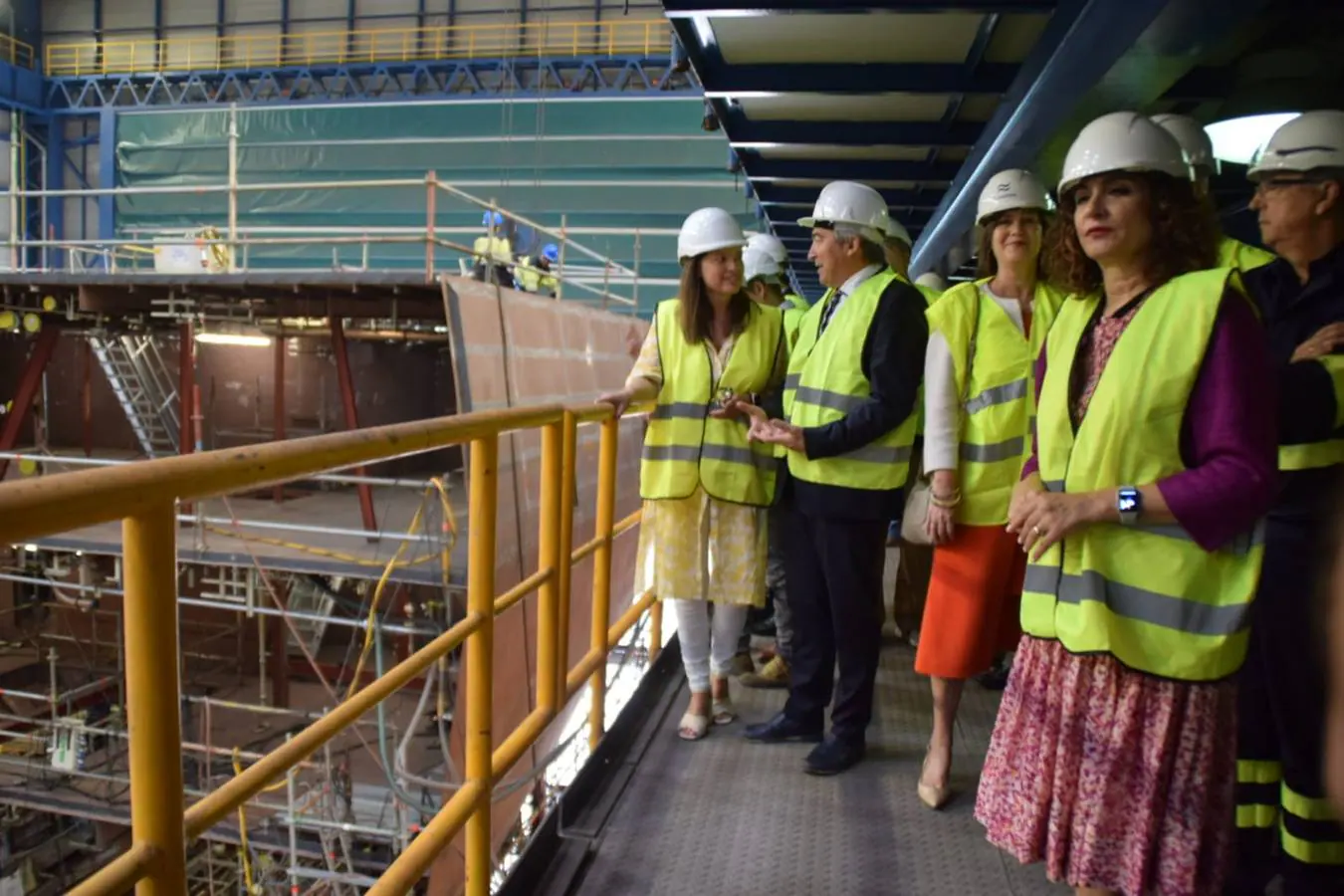 María Jesús Montero y el delegado del Gobierno en Andalucía visitan el astillero de Navantia en San Fernando
