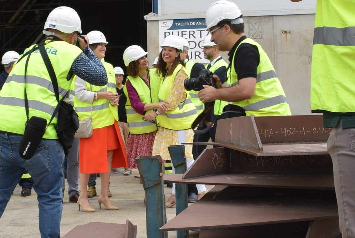 María Jesús Montero y el delegado del Gobierno en Andalucía visitan el astillero de Navantia en San Fernando