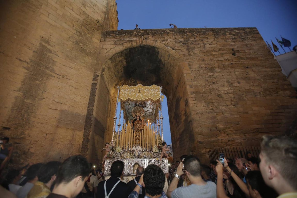 La procesión de la Virgen del Carmen de San Cayetano en Córdoba, en imágenes