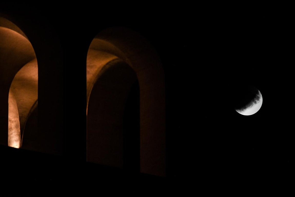 Imagen tomada desde la Plaza del Coliseo, en Roma (Italia).. 