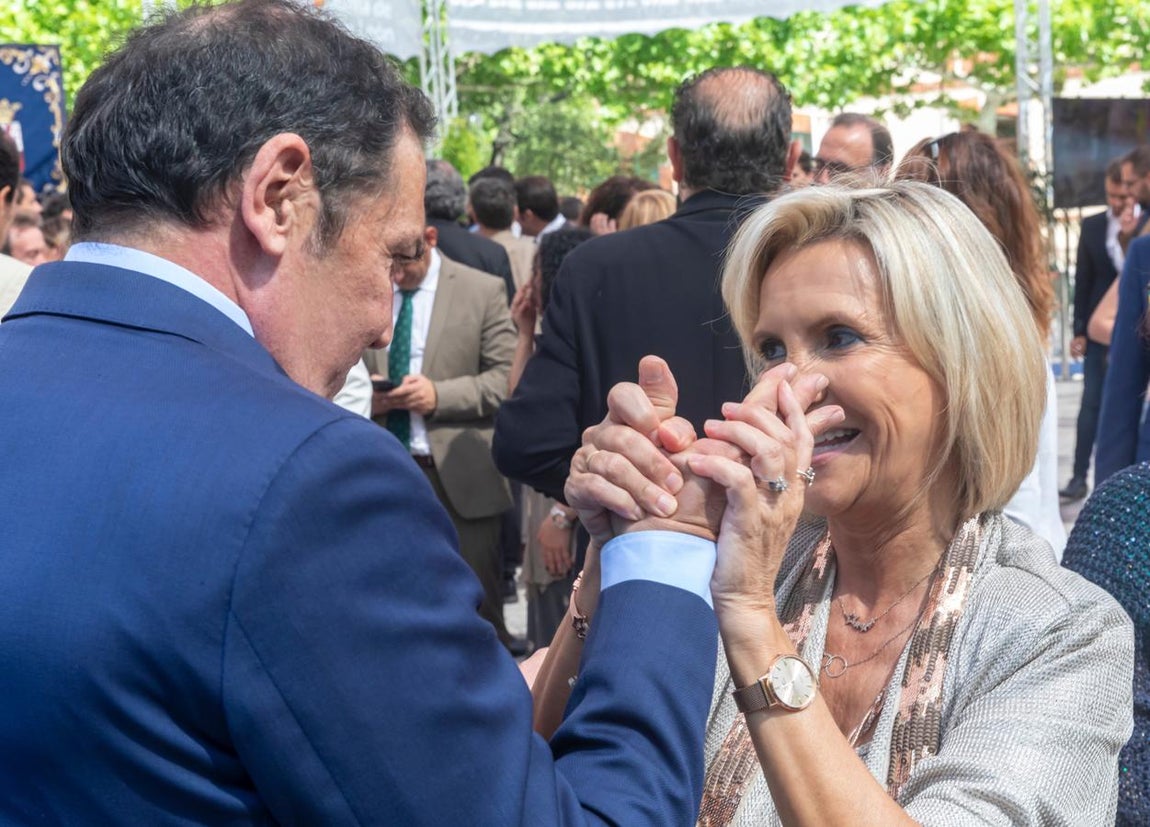 Familiares, amigos y exconsejeros acompañan al nuevo Ejecutivo de Castilla y León en su toma de posesión