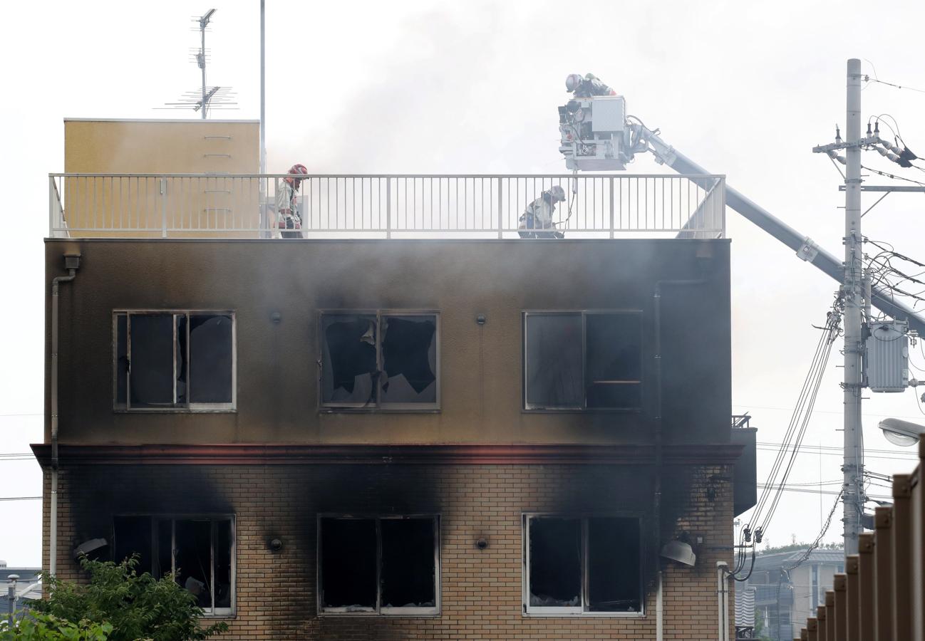 Las imágenes del incendio provocado en unos estudios de animación en Japón