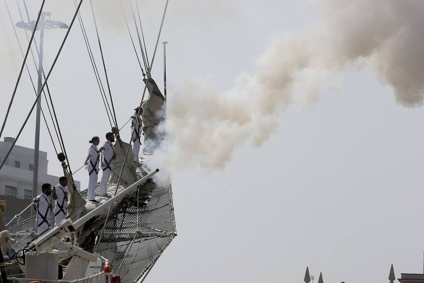 Elcano concluye en Cádiz su 91º crucero de instrucción