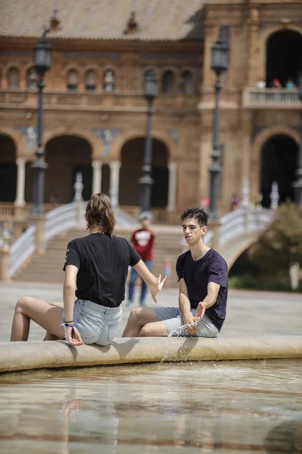 En imágenes: Sevilla estrena el calor del verano 2019