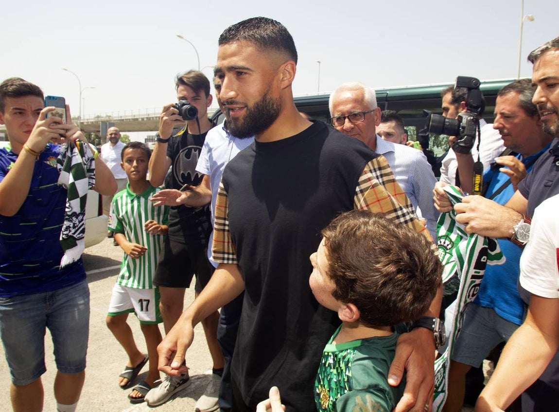 En imágenes, la acogida bética a Fekir