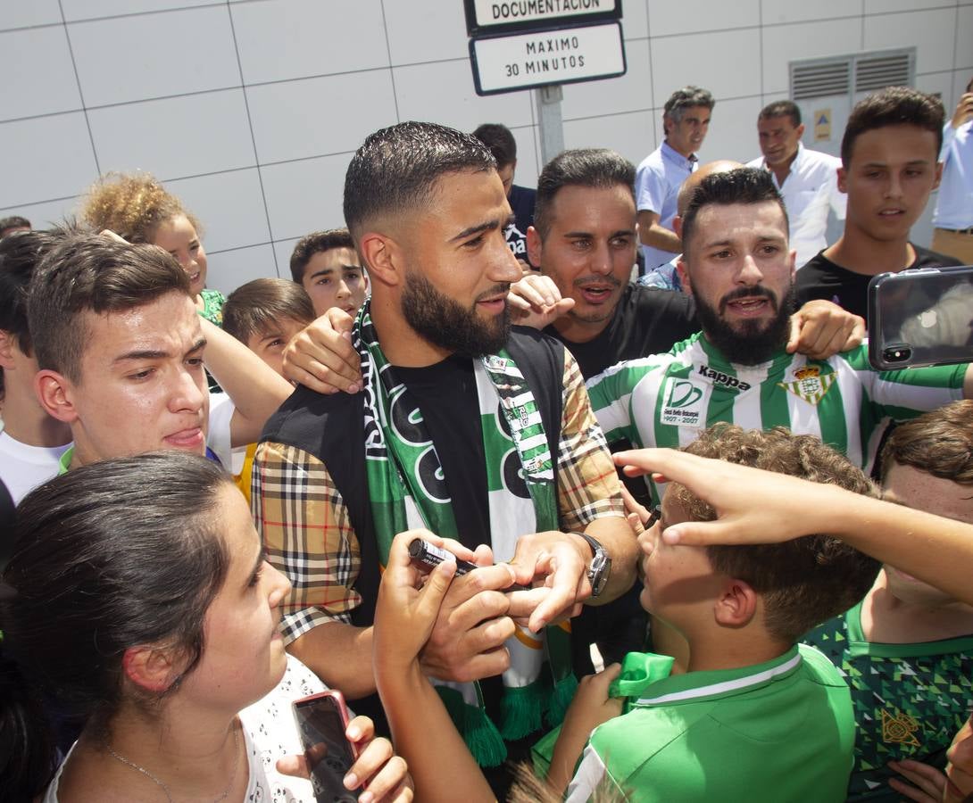 En imágenes, la acogida bética a Fekir