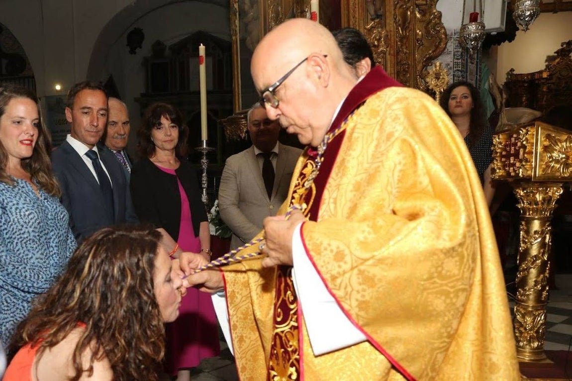 Fotos: El Nazareno impone las medallas de hermanos natos a los nuevos miembros de la corporación municipal de Cádiz