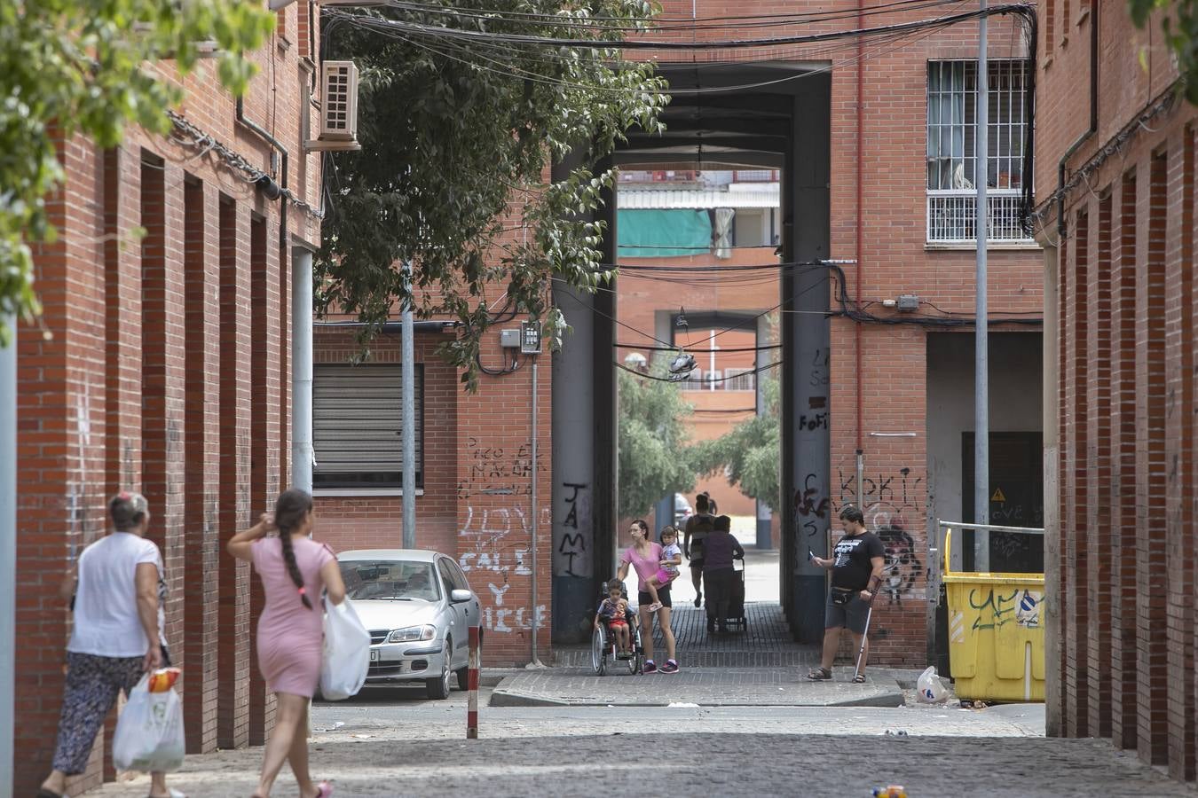 Un día en el barrio cordobés de Las Moreras, en imágenes