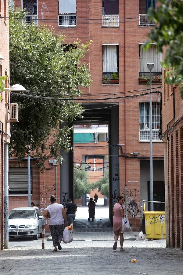 Un día en el barrio cordobés de Las Moreras, en imágenes