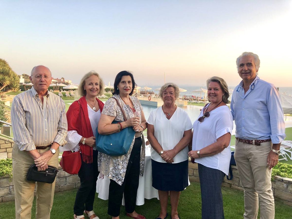 Enrique Tapias, Pilar Barra, Aurelia Serás, Keka Barquín, Maripe Barquín y Daniel Alberola. 