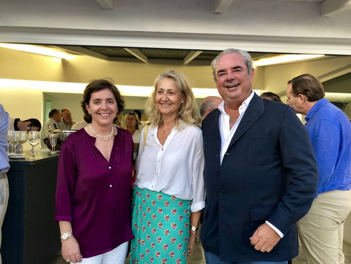Celia Ollero, Marta Muñoz y José Manuel Domecq. 
