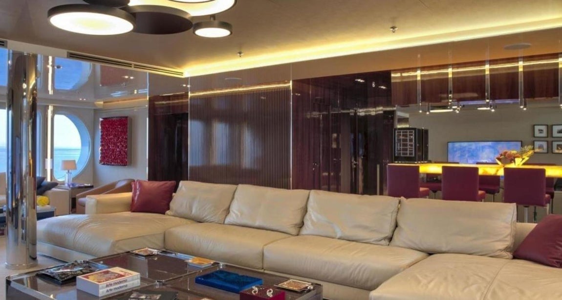 Serenity. Tiene capacidad para 30 pasajeros y 30 tripulantes