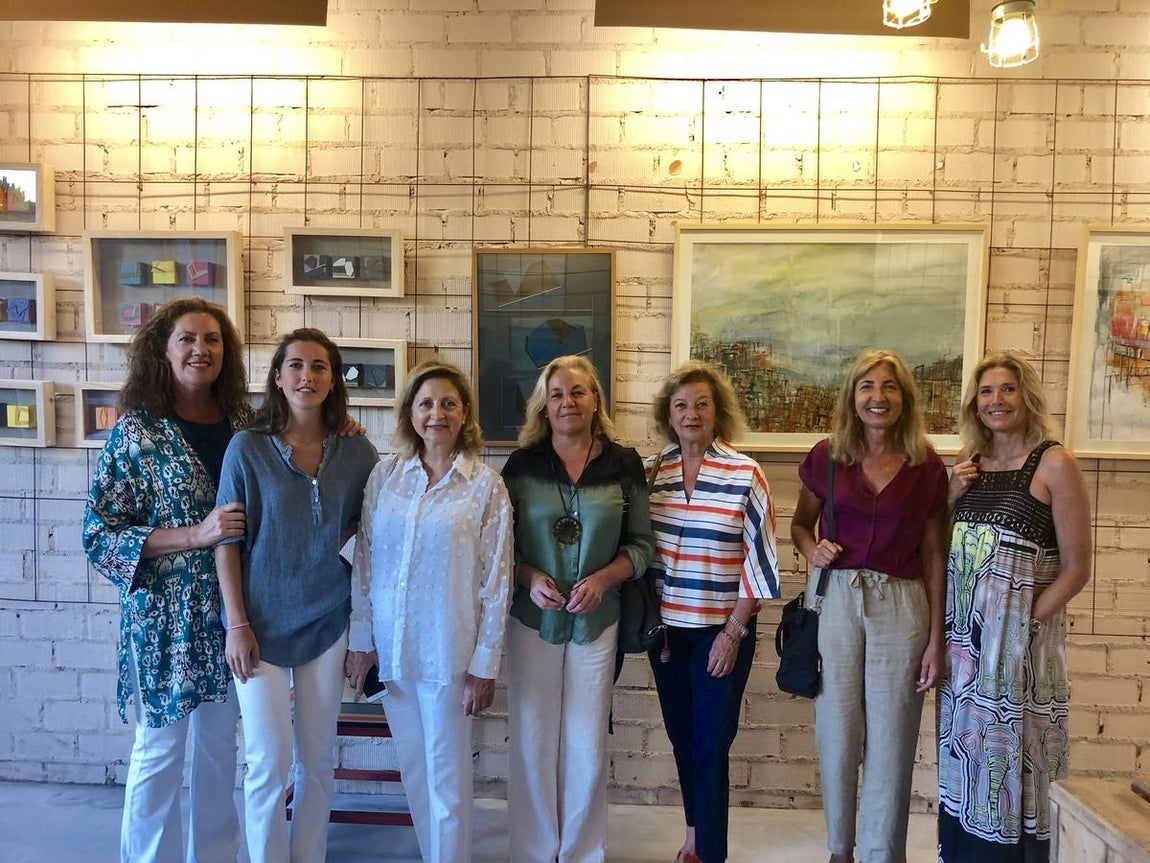 Sierra Muñoz, Mento Rojas, Lola Herreros, Mento Muñoz, Flora Herreros, Esperanza Alba y Marta García Ceballos. 