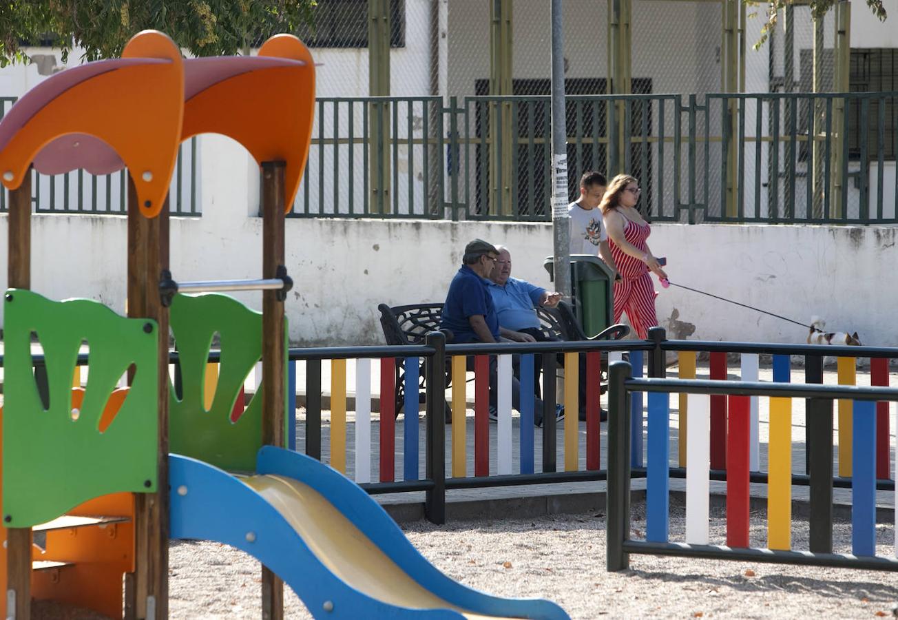 La vida en el barrio cordobés de la Fuensanta, en imágenes