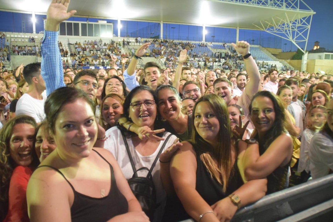 Fotos: Niña Pastori presenta en San Fernando &#039;Bajo tus alas&#039;