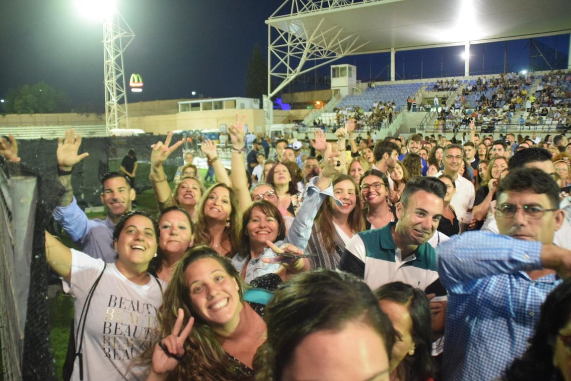 Fotos: Niña Pastori presenta en San Fernando &#039;Bajo tus alas&#039;