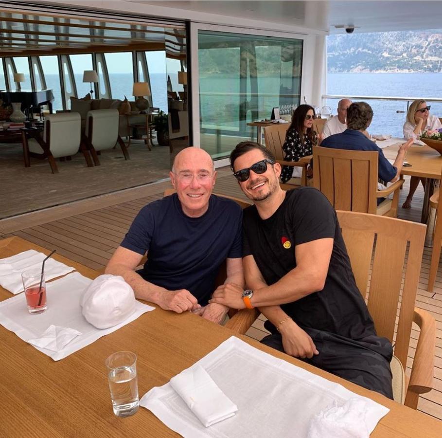 Orlando Bloom tampoco ha querido dejar pasar la oportunidad de visitar a su amigo y disfrutar de un día en el yate, surcando las aguas de Mallorca.