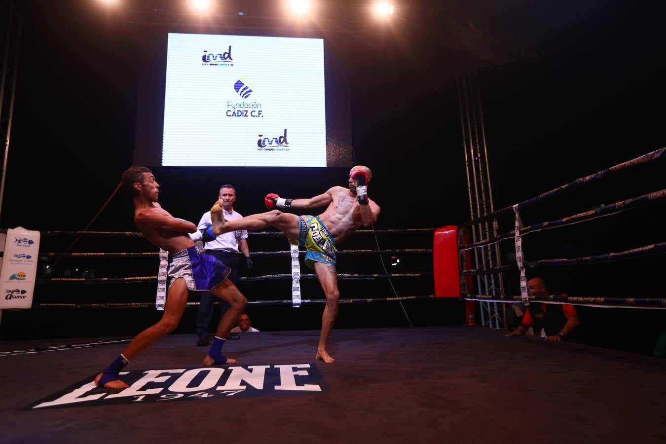 FOTOS: Noche de Muay Thai en Carranza. Así es Cádiz Fight Night