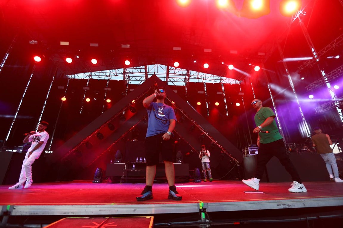 FOTOS: La primera noche de Puro Latino incendia El Puerto