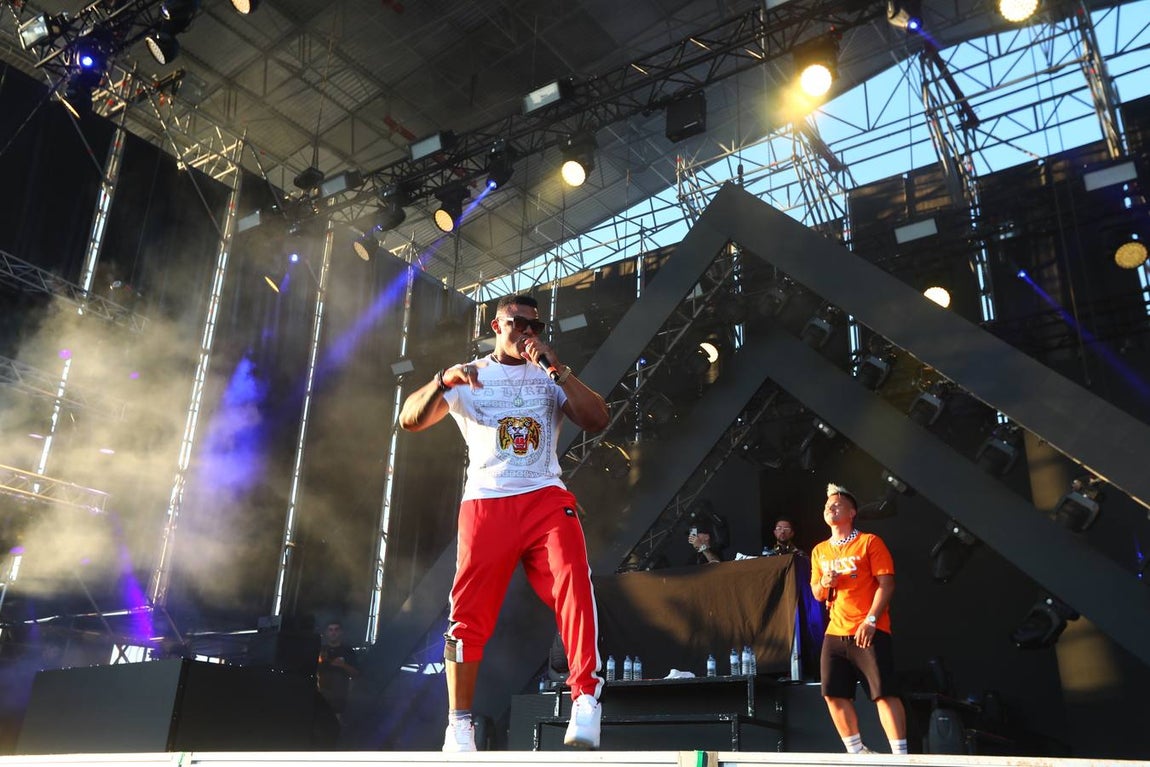 FOTOS: La primera noche de Puro Latino incendia El Puerto