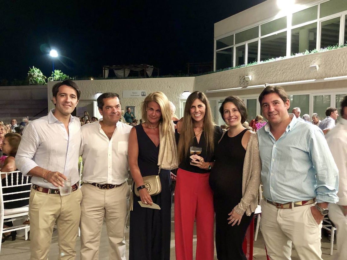 Gabriel Vázquez, José Luis Moreno, Sofía Van Panhuys, Alexandra Van Panhuys, Teresa Pliego y Alfonso Choza.