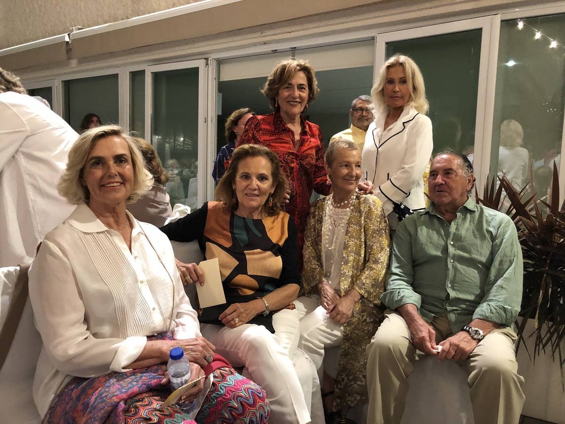 Carmen Delage, Marieli Pedrosa, Beatriz Martinez Conradi, Adolfo Gonzalez-Santiago, Josefina Robina, Elisa María Gutiérrez.