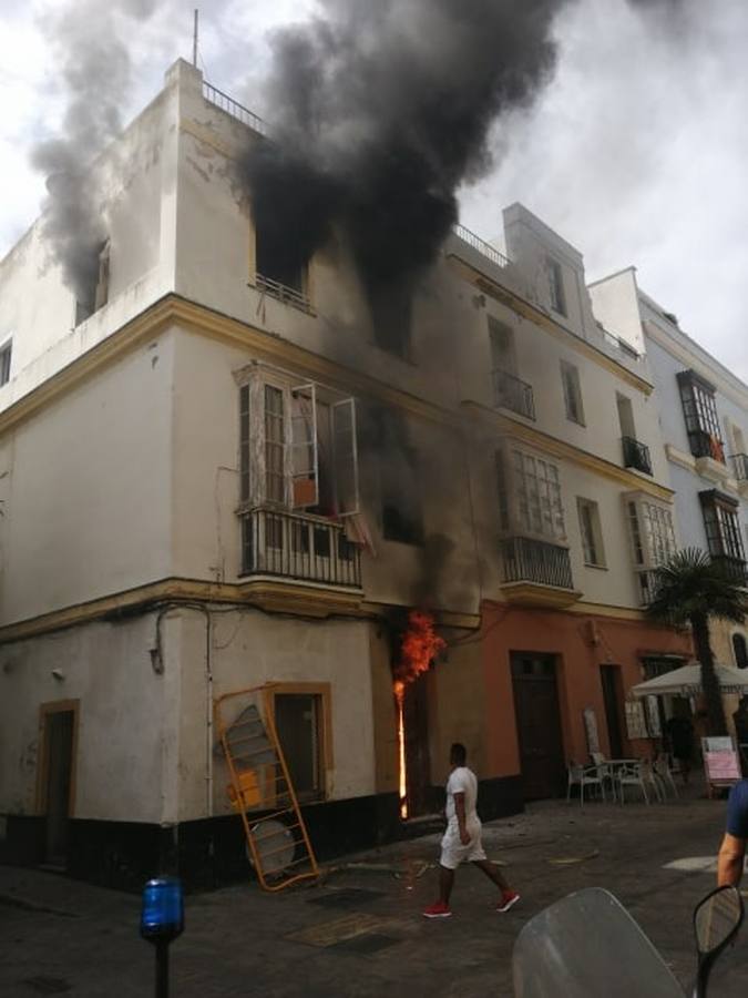 FOTOS: El incendio de la Plaza de las Viudas