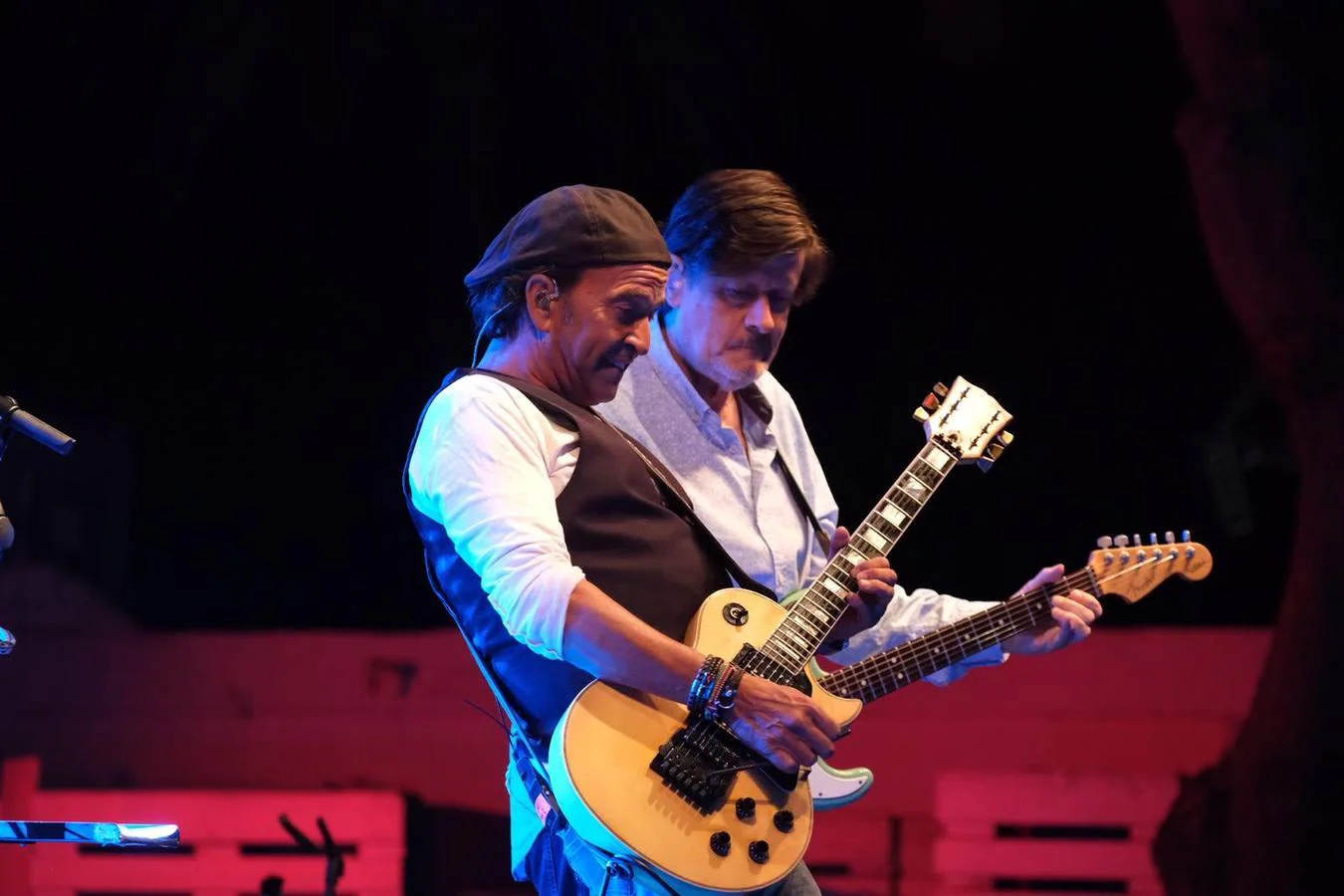 FOTOS: El Concert Music desvela Los Secretos más clásicos en Chiclana