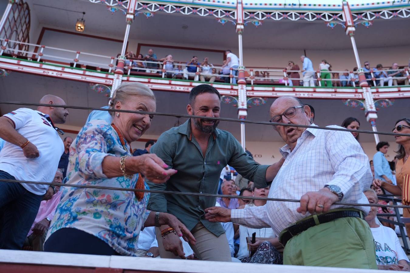 Enrique Ponce reaparece en El Puerto