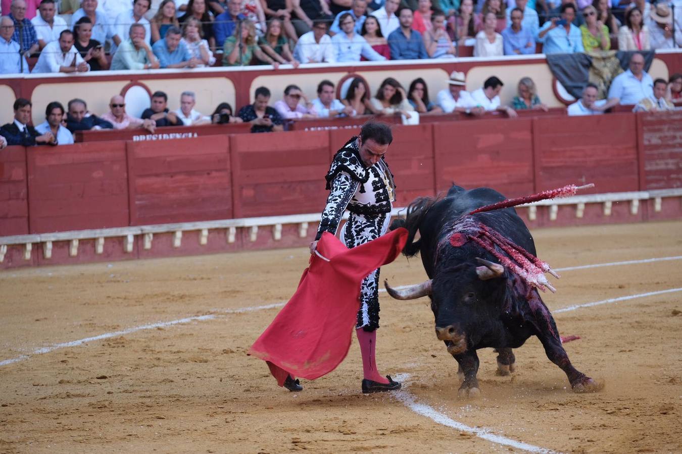 Enrique Ponce reaparece en El Puerto