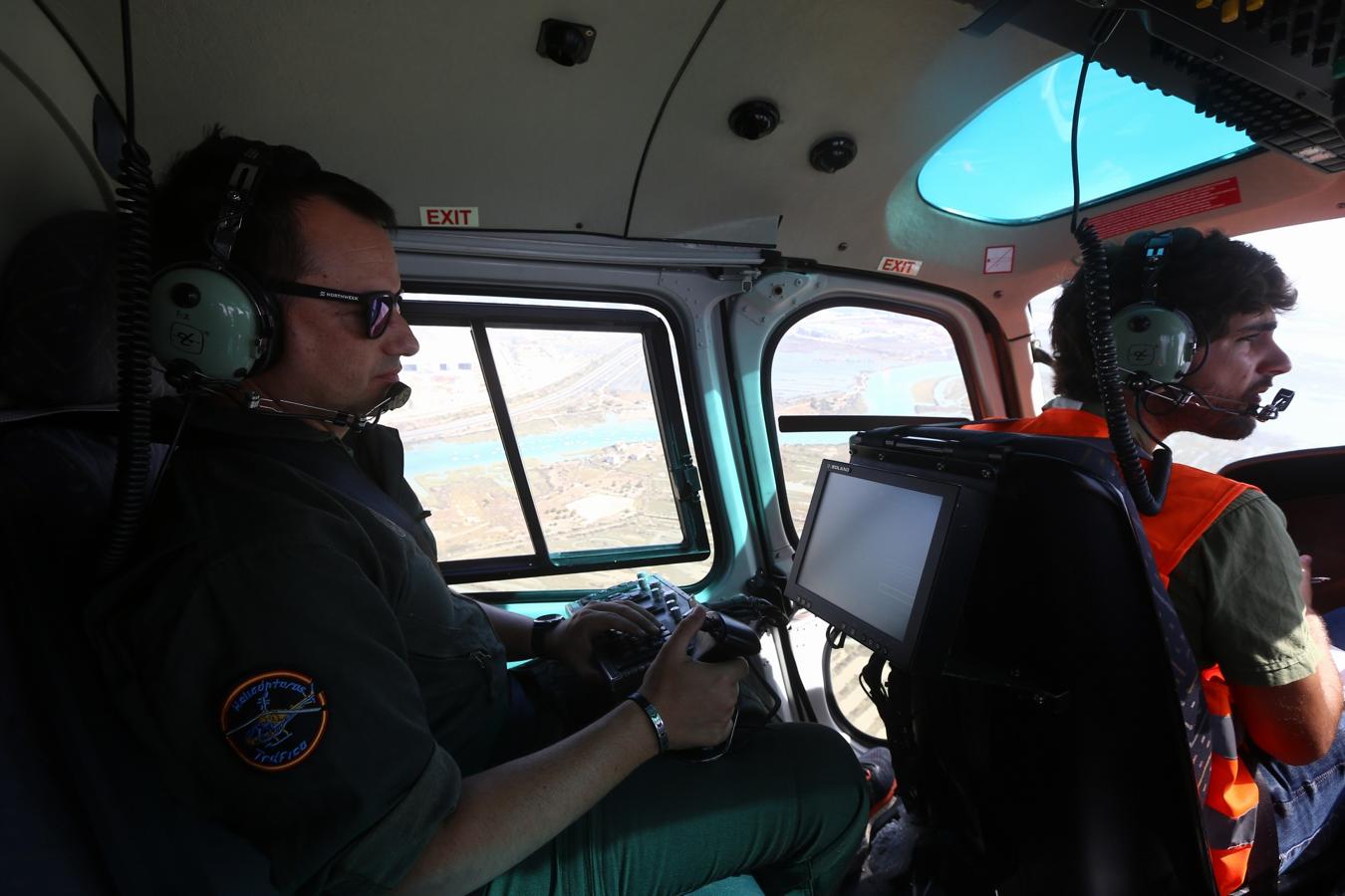 Fotos: Así vigila el helicóptero de la DGT las carreteras de Cádiz