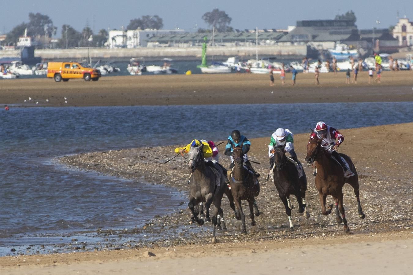 El segundo día de las carreras de Sanlúcar, en imágenes