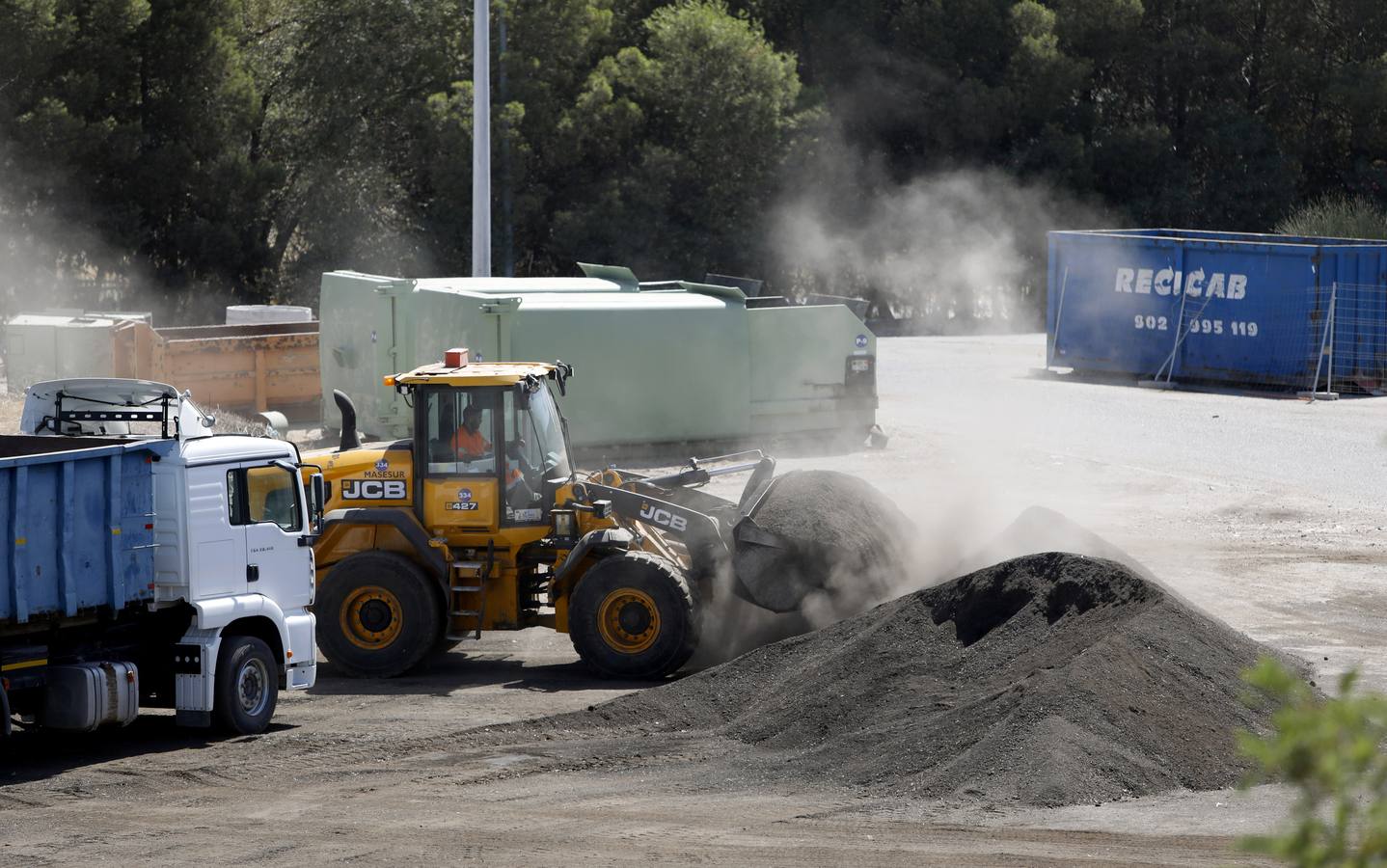 Las entrañas del complejo medioambiental de Sadeco en el Lobatón, en imágenes