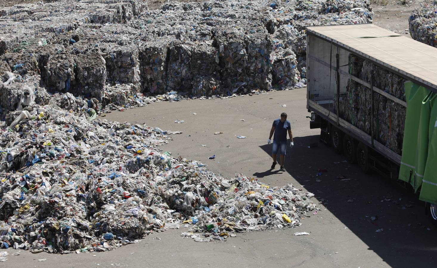 Las entrañas del complejo medioambiental de Sadeco en el Lobatón, en imágenes