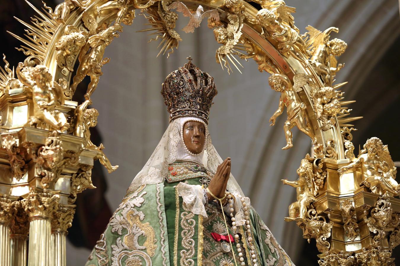 La tradición de los botijos de la Virgen en imágenes