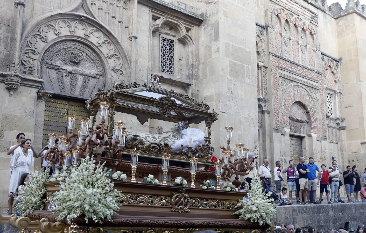 La procesión de la Virgen del Tránsito, en imágenes