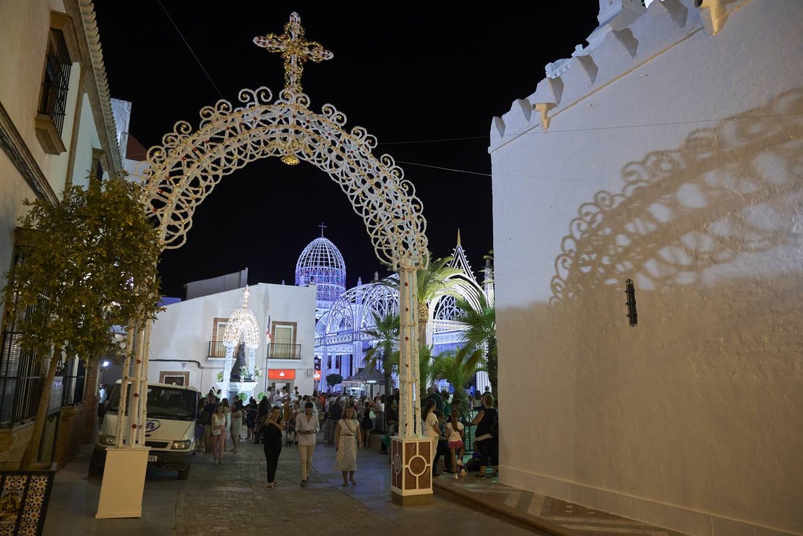 En imágenes, así es la catedral efímera de Almonte